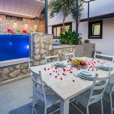 Kalkanda Cocuk Havuzlu Hotel *